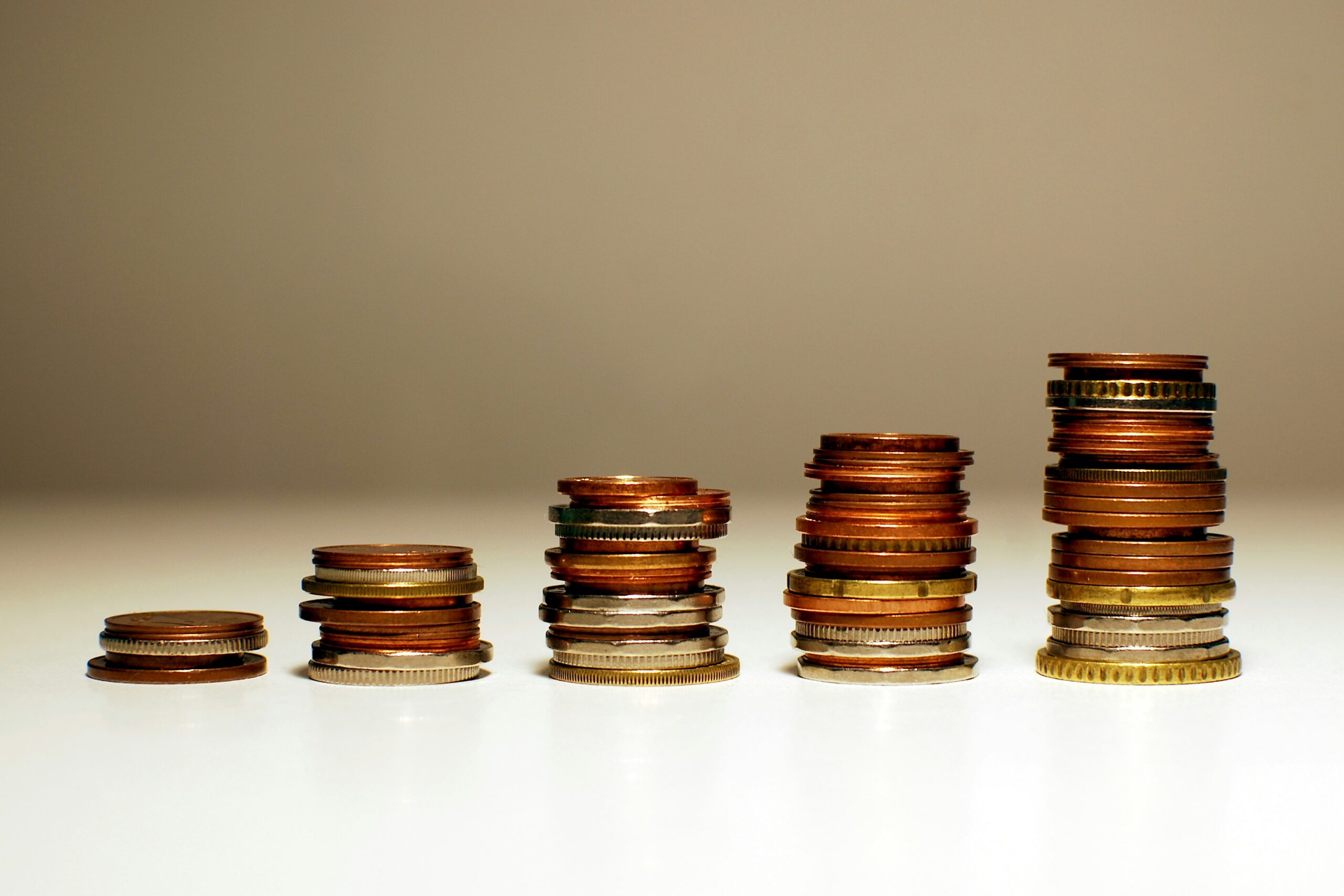 What Is Compound Interest and How Does It Build Wealth Over Time?